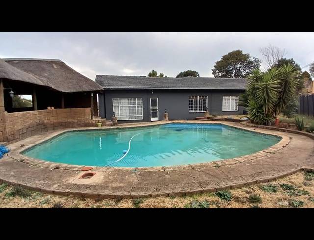 3 BEDROOM HOUSE FOR SALE IN BIRCHLEIGH